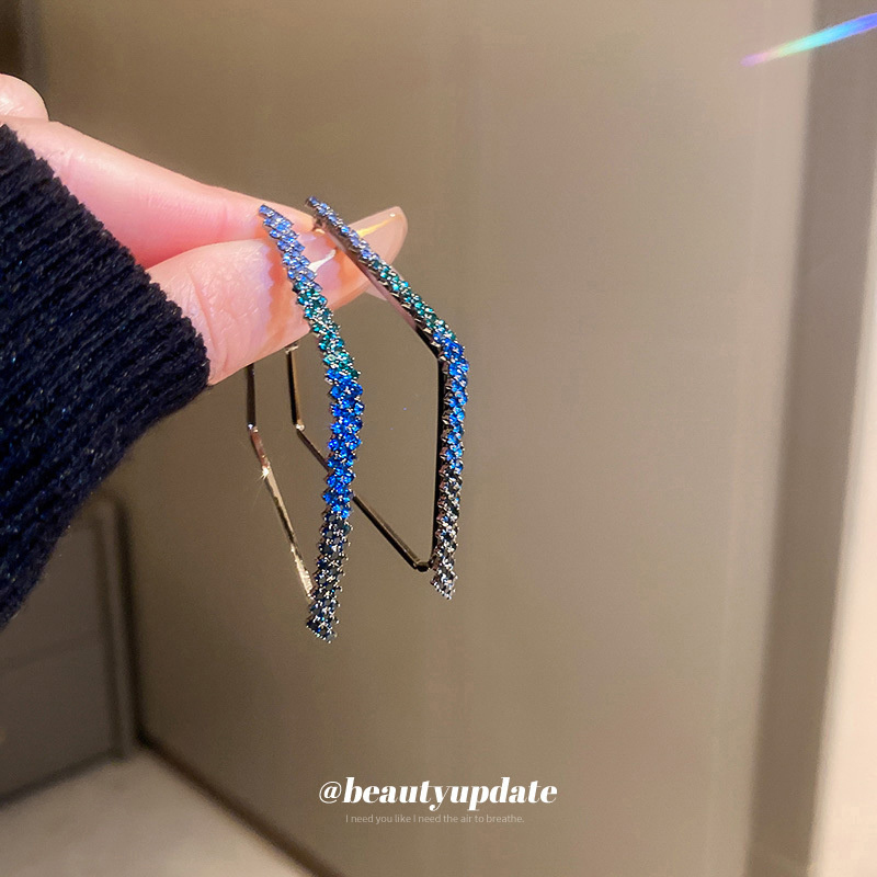 Street Fashion Earrings - Dames eenvoudige, zachte, veelzijdige mode-punkster hartvormige