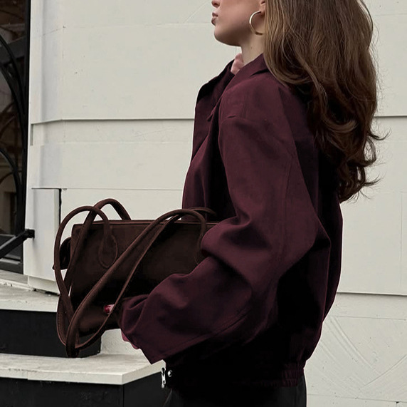 Herfst Winter 2025 Wijnrood Jo - Street Fashion Fall 2025 recensie en prijs